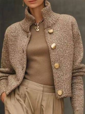 Liora | Kort kofta med hög krage och knappar